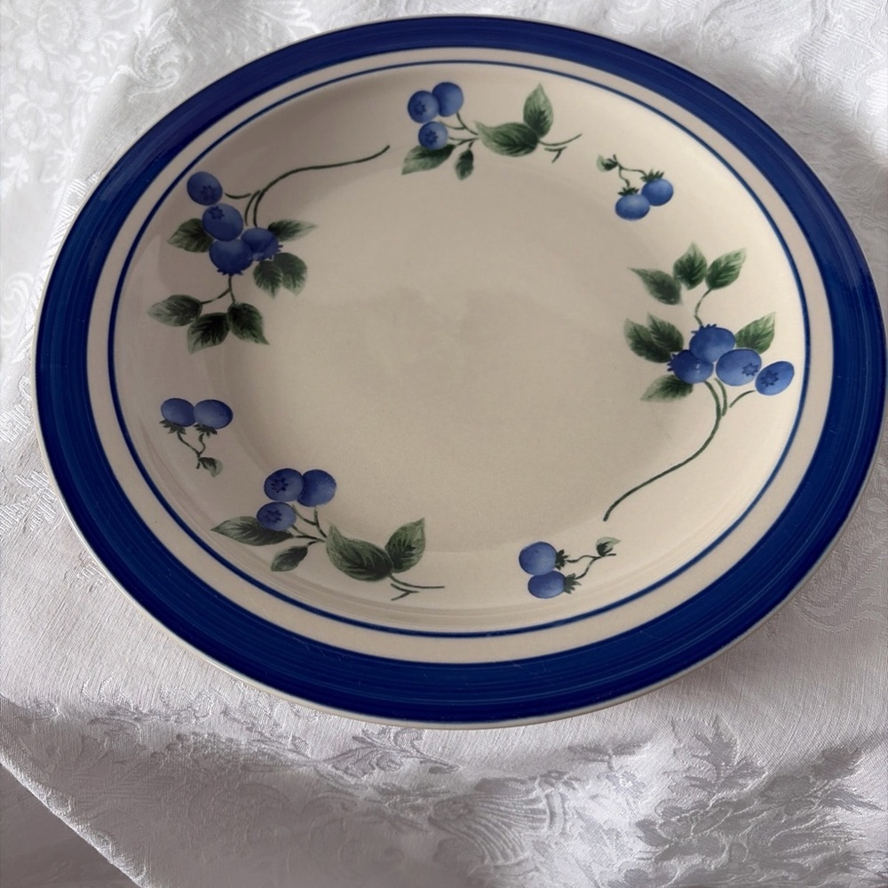 L.L. Bean Blueberry Pattern Dinner Plate Retired